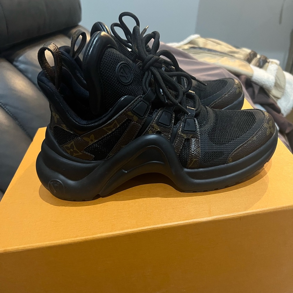 Louis Vuitton Black and Brown Sneakers - Picture 2 of 2